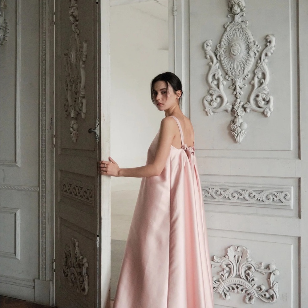 Maison Amory The Reign Maxi Dress Gown im Dusty Blush Pink - size XS